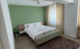Lara 65 - Cozy & Modern Apartment @ Conest